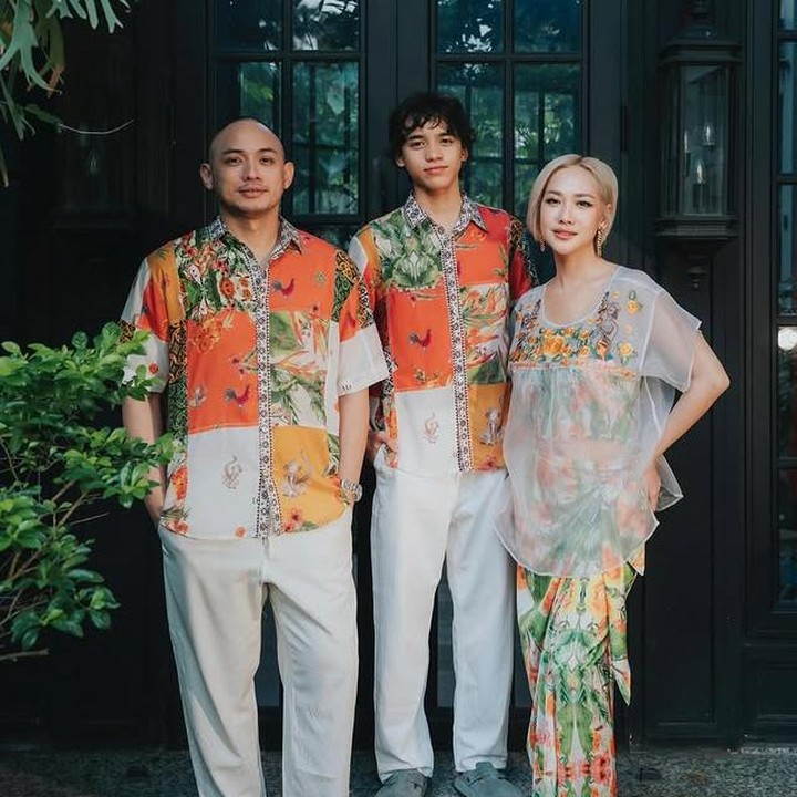 <p>Sebelum menikah dengan Tiko Aryawardhana pada 2 Desember 2023, Bunga Citra Lestari alias BCL sempat membangun rumah tangga bersama mendiang Ashraf Sinclair. Dari pernikahan pertamanya itu, BCL dikaruniai seorang putra yang diberi nama Noah Aidan Sinclair. (Foto: Instagram @tikoaryawardhana)</p>