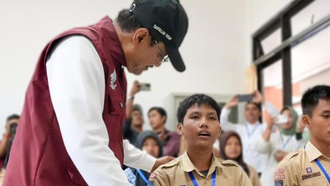 SRMA 20 Sleman mengubah hidup Jeje, remaja yang menghadapi kesulitan dan menemukan dukungan, kepercayaan diri, dan harapan untuk masa depan.