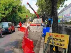 Galian Biang Macet di Depan Cibis Park Jl TB Simatupang Tuntas, Barier Dibuka