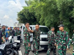 Mobil Ugal-ugalan Disergap TNI di Tol Jakbar, Ternyata Bawa Motor Curian