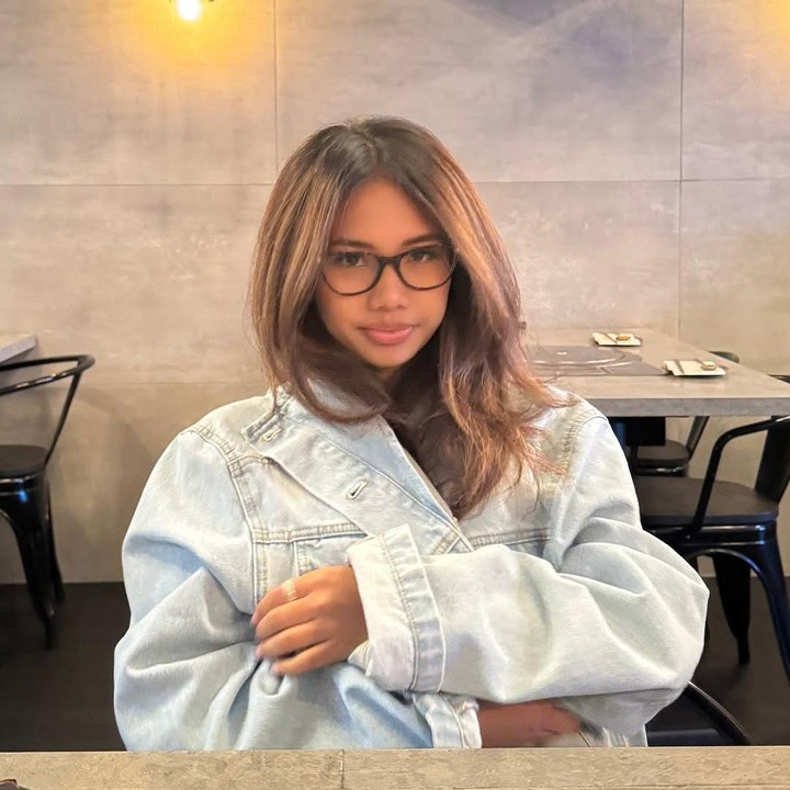 <p>Ririn pun memperlihatkan momen saat sarapan bersama Jasmine. Tentu saja, perempuan 42 tahun itu tak ingin menyia-nyiakan kesempatan yang kini dapat menghabiskan waktu secara langsung bersama putrinya yang merantau., Bunda.&nbsp;(Foto: Instagram@ririnekawati)</p>