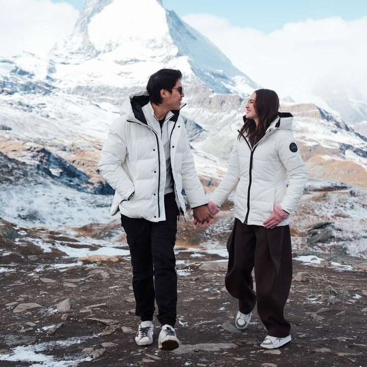 <p>Mereka pun melanjutkan liburan dengan menghabiskan waktu bersama di Pegunungan Alpen. Momen itu dibagikan langsung oleh El di akun Instagram pribadinya. &ldquo;Tersesat di keindahan Alpen,&rdquo; tulis El, dikutip dari laman Instagram <em>@elelrumi,</em> Rabu (8/10/2025).&nbsp;(Foto: Instagram@elelrumi)</p>
