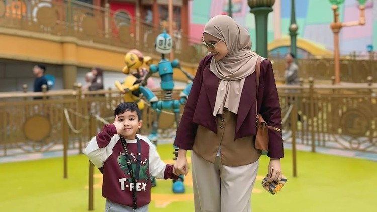 Zaskia Sungkar Zaskia Sungkar