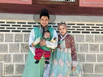 Potret Chand Kelvin bersama Istri dan Anak Liburan ke Korea Selatan