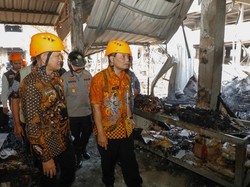 Ahmad Luthfi Salurkan Rp 1 M untuk Bangun Fasilitas Darurat Pasar Wonogiri
