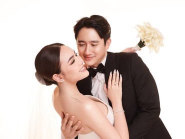 img-title Kenny Austin Menangis Saat Resmi Menikahi Amanda Manopo, Netizen Ikut Terharu