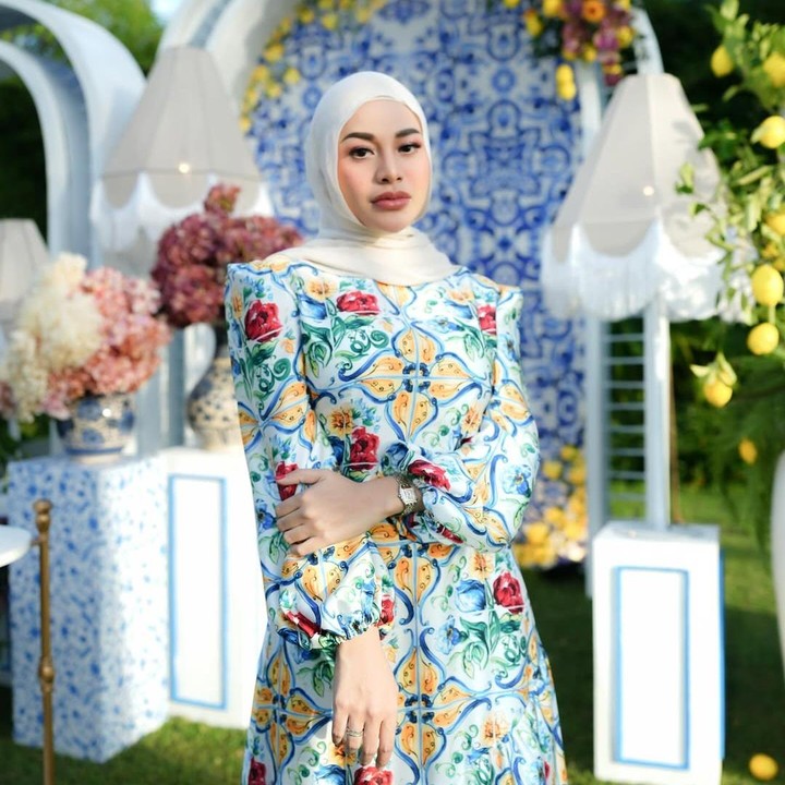 <p>Sejak melahirkan anak kedua, Aurel memang fokus untuk menjalani program diet untuk menurunkan berat badan. Aurel mulai mengatur pola makannya dan rutin berolahraga, Bunda. Program diet yang dijalani Aurel juga didampingi langsung oleh dokter gizi. (Foto: Instagram @aurelie.hermansyah)</p>