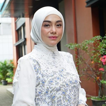 Sulit Ikuti Bacaan Bahasa Arab, Celine Evangelista Ungkap Perjuangan Belajar Salat