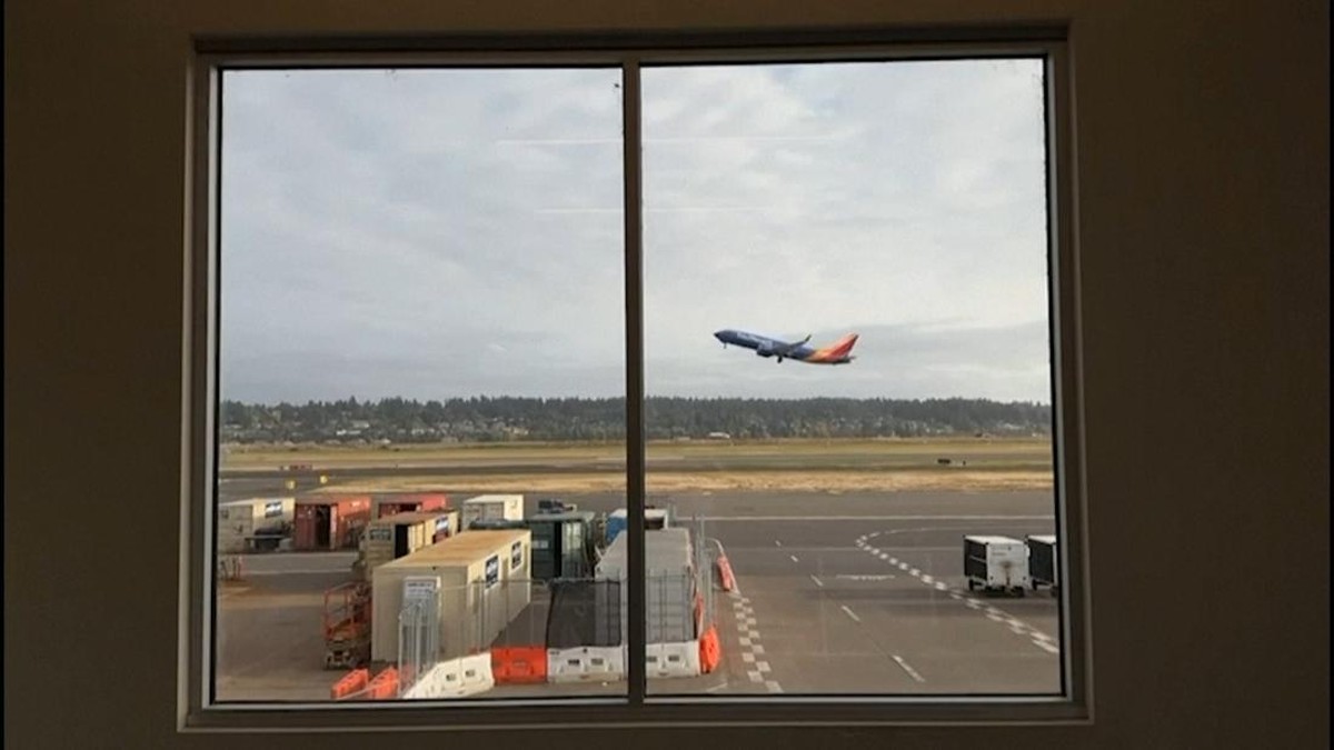 Amerika Kacau Balau, Bandara Lumpuh-Ribuan Orang Jadi Korban