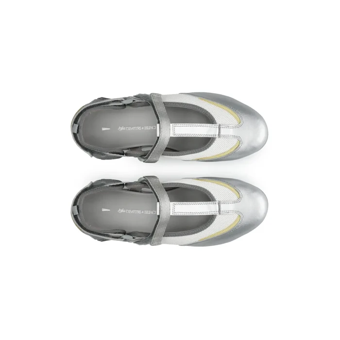 Inspirasi clean outfit serba putih ala Alika Islamadina