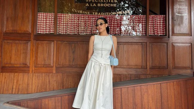 Get The Look: Inspirasi Clean Outfit Serba Putih ala Alika Islamadina