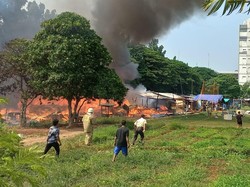 Rumah Bedeng di Kelapa Gading Kebakaran, 14 Mobil Damkar Meluncur