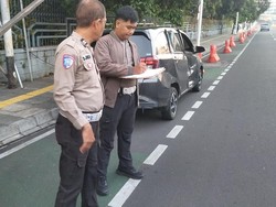 Kecelakaan Mobil Vs Motor di Jl Trunojoyo Jaksel, Ada Korban Luka