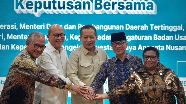 Teken Keputusan Bersama, Menkop Pastikan Gudang Kopdes Segera Hadir Menkop meneken Keputusan Bersama dengan sejumlah pemangku kepentingan untuk mempercepat pembangunan fisik dan operasional Kopdes.