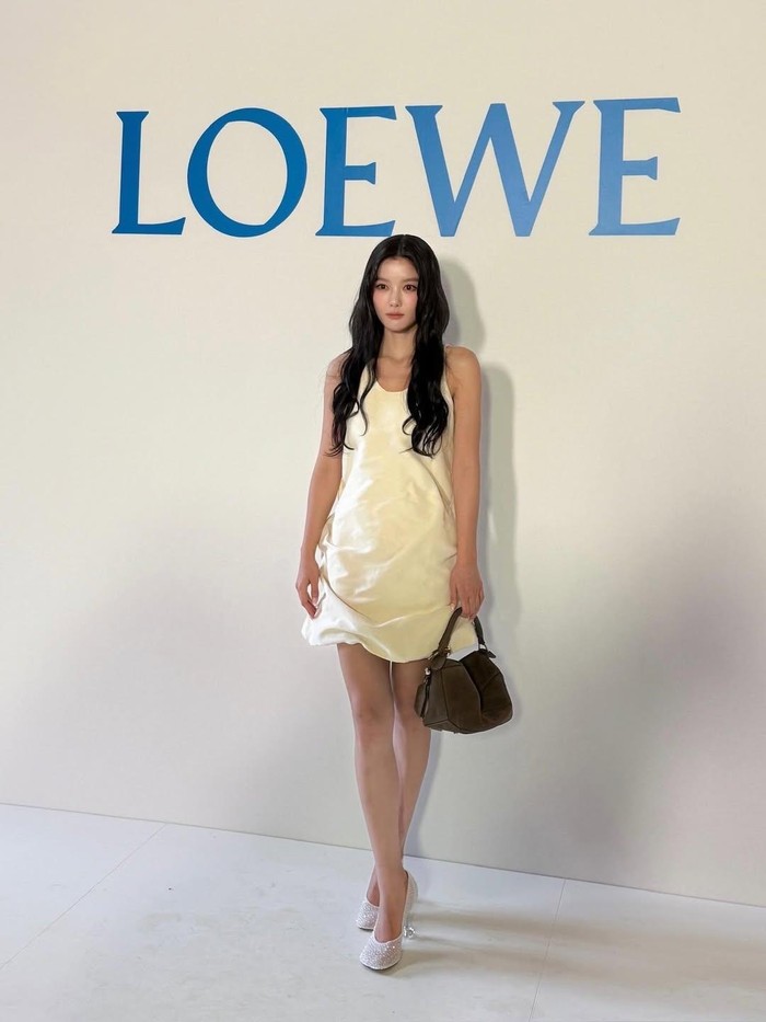 Aktris Korea Kim Yoo Jung sukses memukau publik dengan penampilannya saat menghadiri Loewe Womenswear Spring/Summer 2026 show di Paris Fashion Week pada Jumat, (3/10/2025) lalu./ Foto: instagram.com/you_r_love