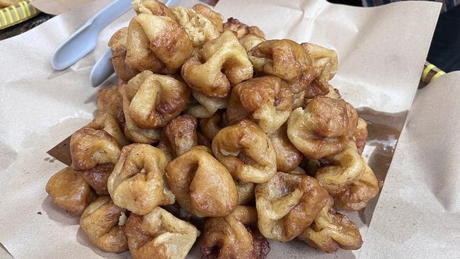 Kue khas Bantul bernama unik 'Kontol Kejepit' atau tolpit resmi ditetapkan sebagai Warisan Budaya Takbenda karena nilai sejarah dan filosofinya.