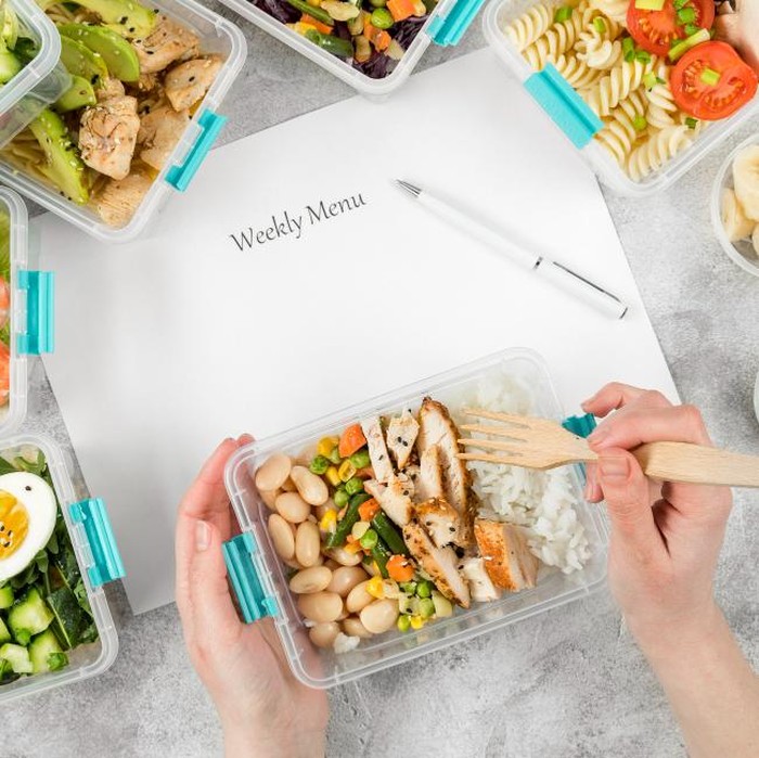 Untuk tetap memiliki kulit kencang dan awet muda, kamu juga harus memperhatikan asupan yang kamu makan.