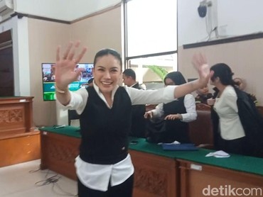 img-title Disebut Tak Sopan di Persidangan, Ini Alasan Nikita Mirzani Dituntut 11 Tahun Penjara