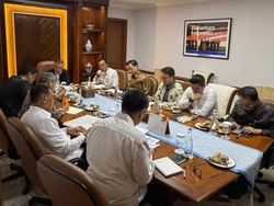 Purbaya Rapat Bareng Seskab Tedy Bahas Kondisi Perbankan RI