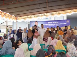 Anggota DPR Rajiv Bagikan Sembako di Lembang, Dukung Entaskan Kemiskinan