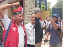 Video: Relawan Jokowi-Gibran Ngamuk-ngamuk di Depan Mabes Polri, Ada Apa?