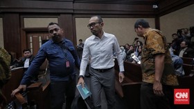 Riva Siahaan dkk Dituntut 14 Tahun Bui dalam Kasus Korupsi BBM