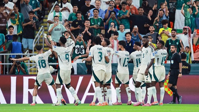 Indonesia tertinggal 1-2 dari Arab Saudi dalam babak pertama laga Grup B ronde keempat Kualifikasi Piala Dunia 2026.