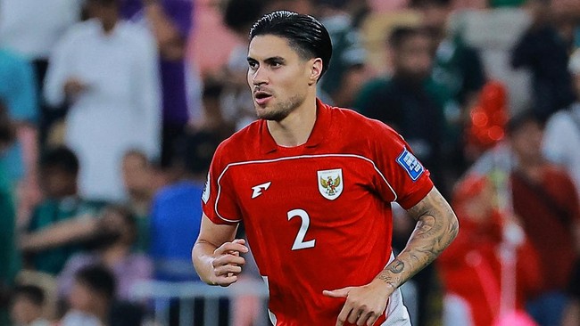 Gol penalti bek Timnas Indonesia Kevin Diks berhasil membawa tim Garuda unggul atas Arab Saudi di menit ke-10 dalam laga Kualifikasi Piala Dunia 2026.