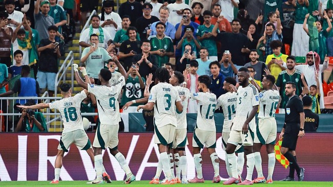 Pelatih Indonesia Patrick Kluivert menyatakan Arab Saudi punya keuntungan kecil karena menjadi tuan rumah pada laga babak keempat Kualifikasi Piala Dunia 2026.