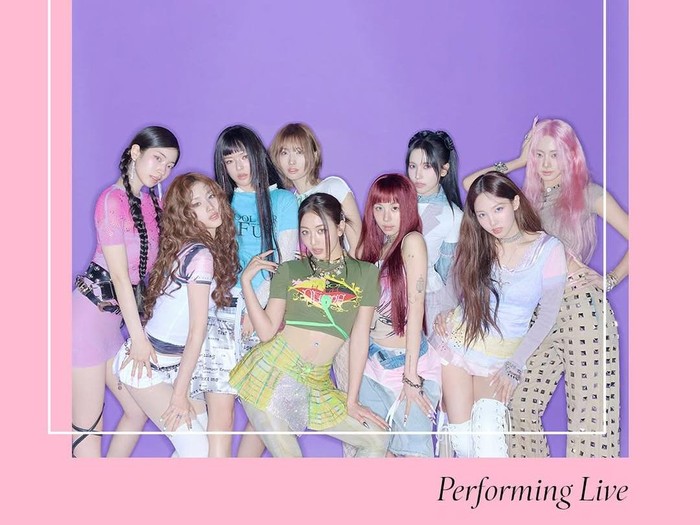 TWICE menjadi salah satu bintang utama Victoria's Secret Fashion Show 2025. Acara ini dapat disaksikan secara langsung pada 15 Oktober pukul 7 malam waktu setempat.