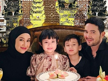 5 Potret Isco Putra Aryani Fitriana, Wajah Tampannya Keturunan Jerman dari Sang Ayah