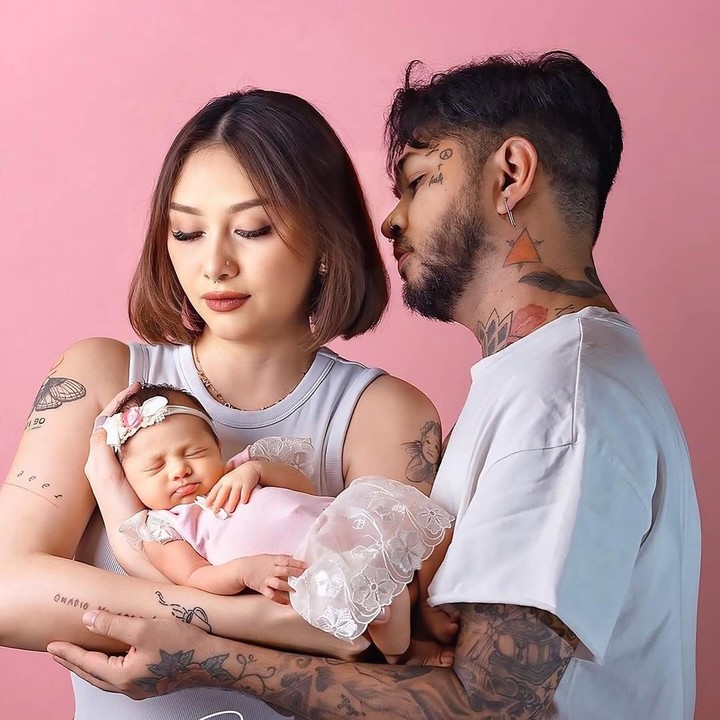 <p>Tak butuh waktu lama, pasangan ini pun mengumumkan nama indah sang putri yang lahir pada 8 September 2025. Bayi mungil itu diberi nama Janeera Deluca Leonardo Wage. Melalui unggahan di Instagram, Beby Prisillia membagikan potret gemas Janeera. (Foto: Instagram @bebyleonardo)</p>