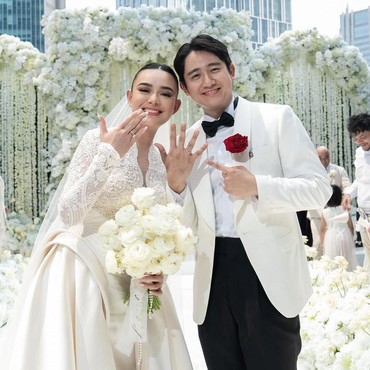 Cerita di Balik Bangku Kosong di Pernikahan Amanda Manopo & Kenny Austin yang Disorot