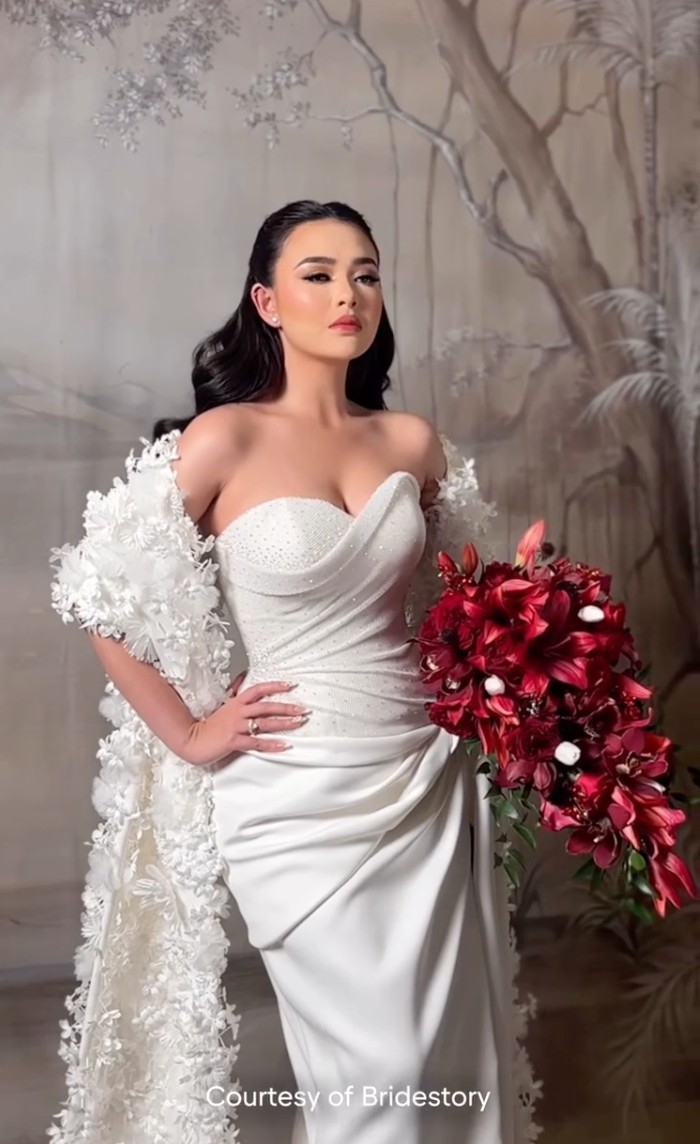 Amanda juga berusaha untuk mengatur jam makannya. Ia menjalani intermitten fasting, di mana hanya bisa makan pada jam-jam tertentu.