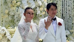 Terungkap Momen Amanda Manopo dan Kenny Austin Fitting Jas