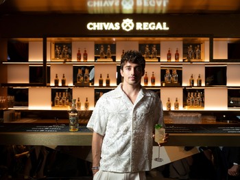 Formula Presisi: Charles Leclerc dan Chivas Regal 'Crystalgold'