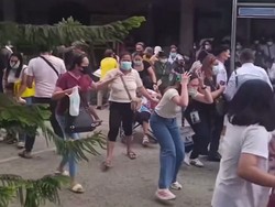 Video: Momen Evakuasi Warga Seusai Gempa M 7,4 Guncang Filipina