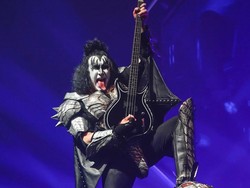 Gene Simmons KISS Rupanya Sempat Pingsan Sebelum Kecelakaan Mobil