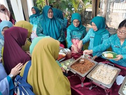 Lewat Jumat Berkah, Ketua TP PKK Jambi Wujudkan Program Sarapan Murah