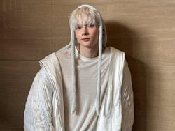 Klarifikasi Huening Kai TXT Usai Dituding Minum Semalaman dengan Seorang Wanita