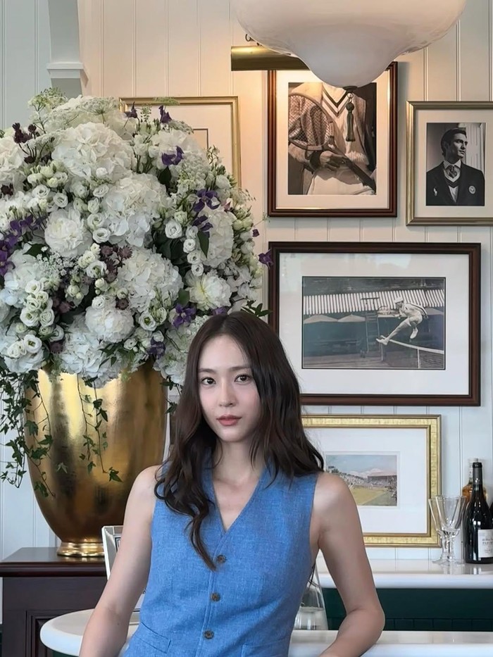 agensi Krystal, Beasts and Natives Alike (BANA), mengonfirmasi bahwa Krystal saat ini tengah menggarap album solonya.

Ia bahkan sempat membagikan foto di studio rekaman di media sosial, memberi bocoran bahwa proyek ini benar-benar berjalan.