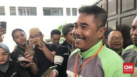 Driver Gojek 001 Mulyono Beri Dukungan Nadiem di Praperadilan