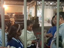 Warga Geruduk Lagi Panti Jompo Diduga Sekap Karyawati, Jemput Pegawai Lain