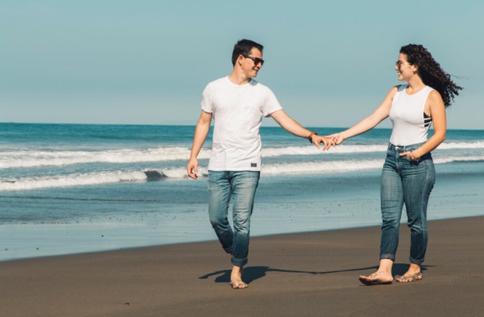 Libra dan Leo dikenal sebagai pasangan zodiak yang penuh romantika dan gaya. Meski kadang berbeda pandangan, keduanya saling melengkapi dengan pesona dan semangat cinta yang sama-sama kuat./ Foto: freepik.com