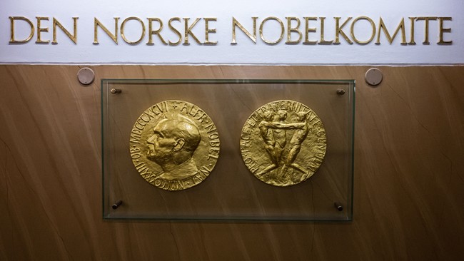 Tokoh Ini Tolak Mentah-mentah Hadiah Nobel karena Ulah AS Tidak semua orang yang dinyatakan mendapat Nobel Perdamaian mau menerima hadiah tersebut.