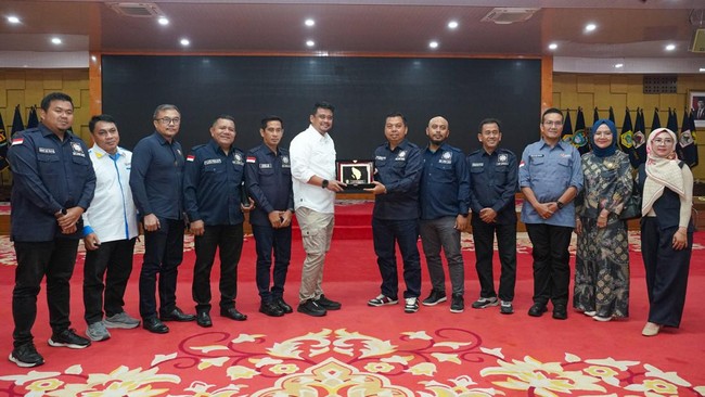 Bobby mendiskusikan berbagai langkah percepatan realisasi rumah subsidi, mulai ketersediaan lahan, hingga penegasan soal insentif dan penyederhanaan perizinan.