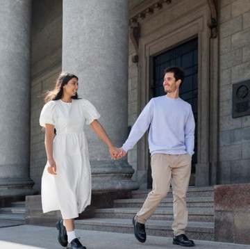 Romantis dan Seimbang, Ini Deretan Zodiak yang Paling Serasi dengan Libra!