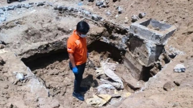 Kerangka manusia ditemukan di galian konstruksi RSUD Cut Nyak Dhien Meulaboh, diduga korban tsunami 2004. Proses identifikasi sedang dilakukan.