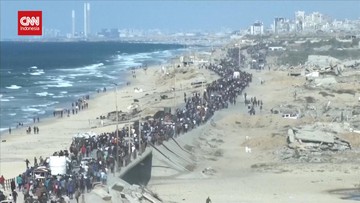 VIDEO: Barisan Panjang Warga Gaza Tinggalkan Kamp Usai Israel Mundur