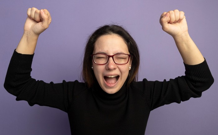 Berpura pura optimis termasuk toxic positivity. Tindakan ini menyebabkan kelelahan emosional atau burnout./ Foto: Freepik.com/stockking